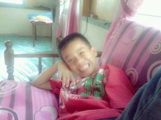 3Elissya's tweet photo. @aznilnawawiHM ni gambar sepupu saya nama dia daniel dia pun minat abang aznil http://t.co/TclkaduGM5