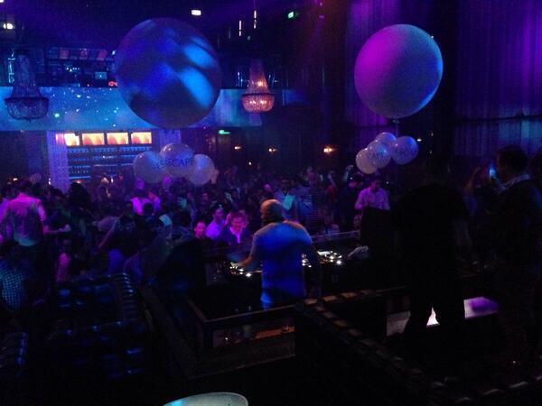 DJVeron's tweet photo. Escape is packed! Let's do this! http://t.co/gXq96yJRBp