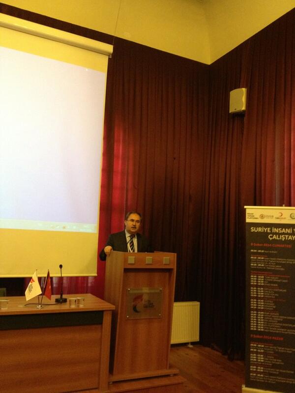 Koordinatör Vali Veysel Dalmaz Suriye İnsani Yardım Çalıştayında konuşmalarını gerçekleştiriyor. #SanaİhtiyacımVar