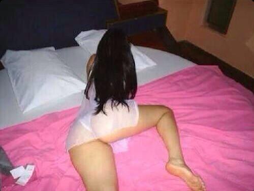 اذا شفت زوجتك تصور بهذي الطريقه لا تتوقع ان الصور لك لان الصور لفحلها