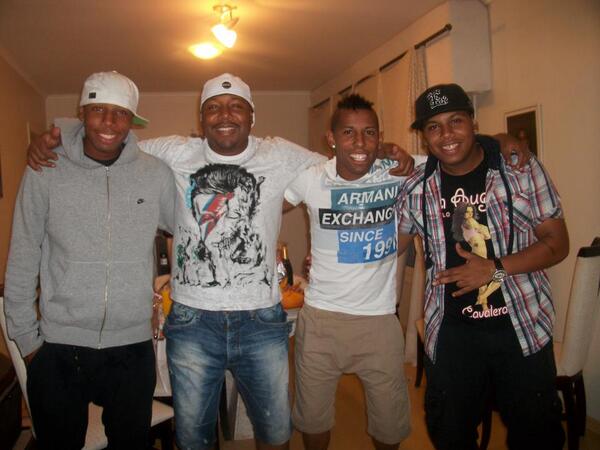 fc_vtor's tweet photo. Amadinhos!!! #faltoutiavera #famíliassis #queridos #loveyou @vjassis @nardoassis @assis_matheus http://t.co/JCQp7KA5tT