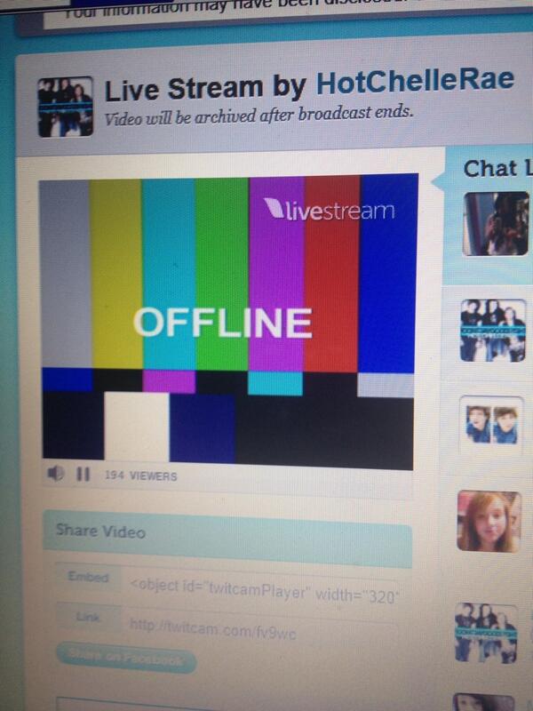 TeamOvertwerk's tweet photo. Dudes. @HotChelleRae http://t.co/JvpOf8fcP4