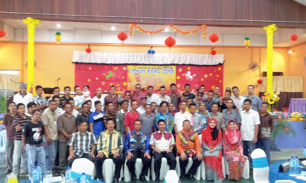 CikFiezaIbrahim's tweet photo. Prgm Muhibah Thn Baru Cina anjuran @cnc_jerantut  Lions Club &amp; Aadk Jerantut. @AADK_Pahang @AADKMalaysia @rizalujang1 http://t.co/JdrQO4bkzF