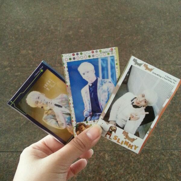 CLSHOP07's tweet photo. Anyone interested in printing your own idol pictures on Polaroid like this?? ^^ Contact 96724814 for more details. http://t.co/q8gUWr10b1