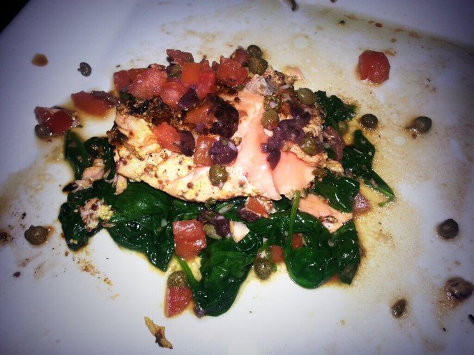 The Salmon at "Cooking with Lenny" Smokehouse im Chatsworth is incredible!  #FoodPorn #MouthGasm http://t<a href="/tag/foodporn"class="tags"><span>#foodporn</span></a><a href="/tag/mouthgasm"class="tags"><span>#mouthgasm</span></a>