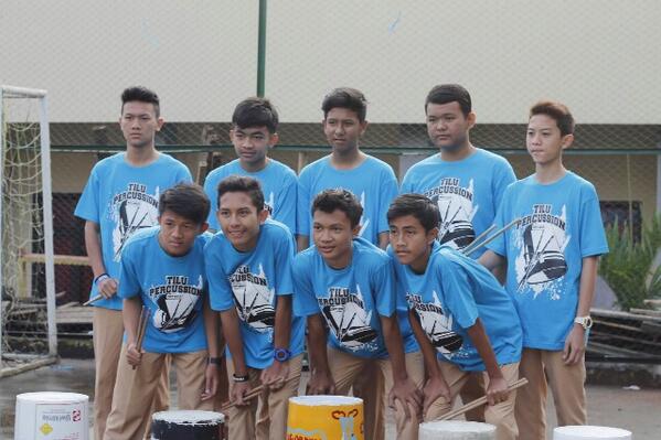 Tilu percussion. Pengiring keberangkatan jalan santai