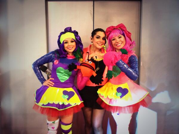 werasosa's tweet photo. “@moniviadero: Las amo #Trisha y #Melisha @werasosa @gabyramiirezz #Volumen4 http://t.co/nsdtGqqn78”😘😘😘