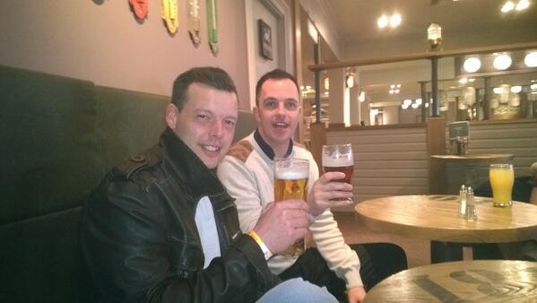 strong_darren81's tweet photo. Waiting for breakfast with me old mate kev http://t.co/CeGlAXHwH9