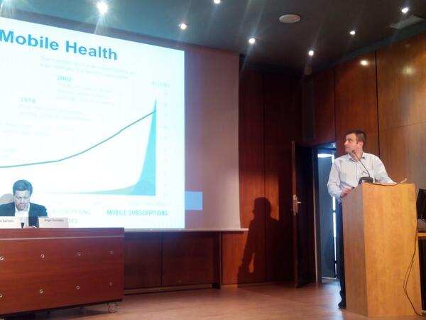 <a href="/JordiSwiss/">Jordi Serrano Pons</a> <a href="/UniversalDoctor/">Universal Doctor</a> talking about #mhealth at #vdgmforum @health20bcn