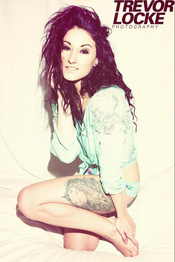 ChorusNyx's tweet photo. I'm stoked to work with Trevor Locke! Hoping to do some submissions to @InkedGirlsMag #tattoos #photoshoot http://t.co/BieoBwQ4gM