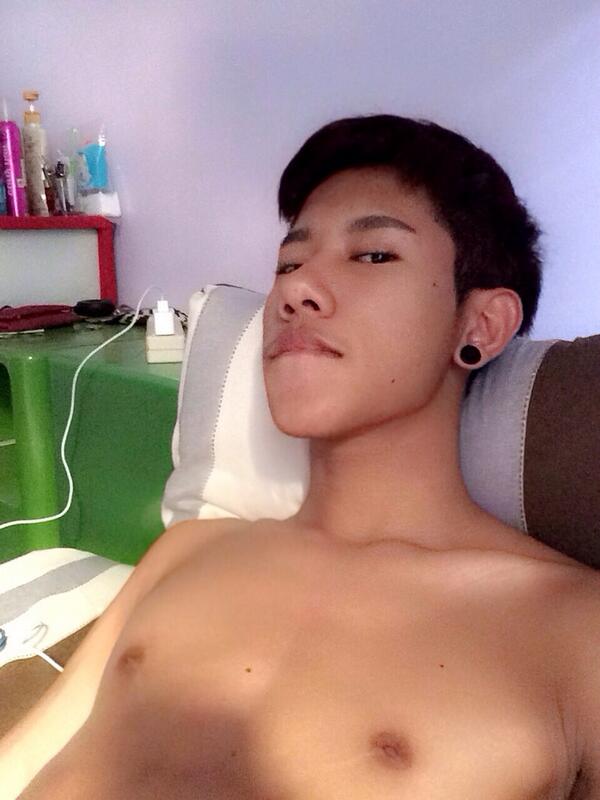Oat_jessada's tweet photo. วันนี้ร้อนเนอะ http://t.co/Q2zWr2iuKB