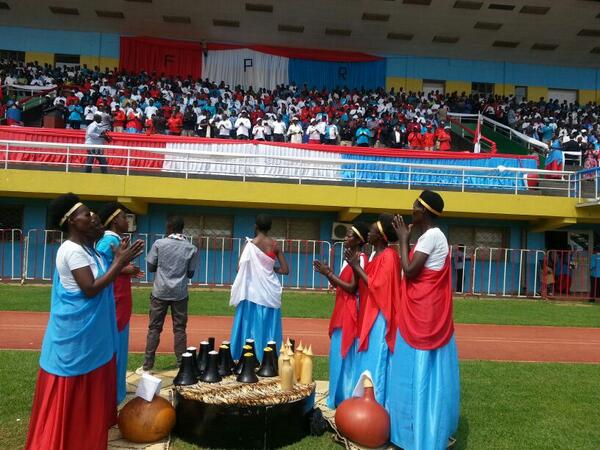 kimironkosector's tweet photo. Aba nibamwe mubakoze akarasisi k'abashinzwe umutekano mumurenge wa kimironko. http://t.co/WpvgaQ7CFy