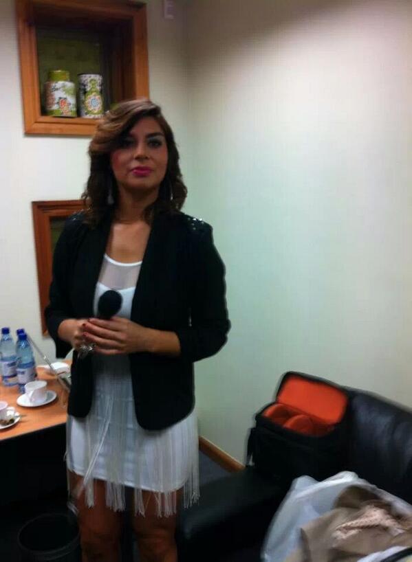 KathyCOsorno's tweet photo. @contreras_kathy Con su micrófono! http://t.co/IcBxKrysdM