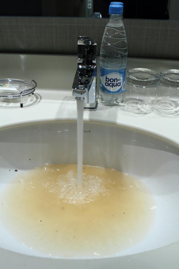 H0twomen's tweet photo. The water is supposed to be that color...right? #SochiProblems http://t.co/dsE8BqoZzn