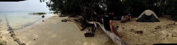 OfficialWK's tweet photo. Camping @ Semak Daun Island http://t.co/QvzYbF2QYM