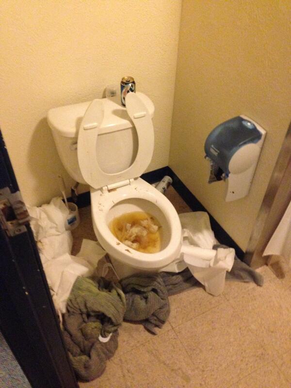 ztjuliano1025's tweet image. Hashtag college #college #pinnight