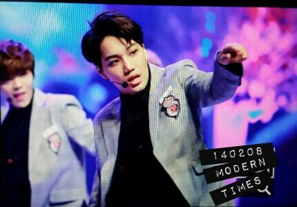 moderntimes__'s tweet photo. 140208 대한민국연예예술상 #종인 #카이 무대위에서는 열정을 뽐내죠~~♥ http://t.co/pxmDaZFbMq