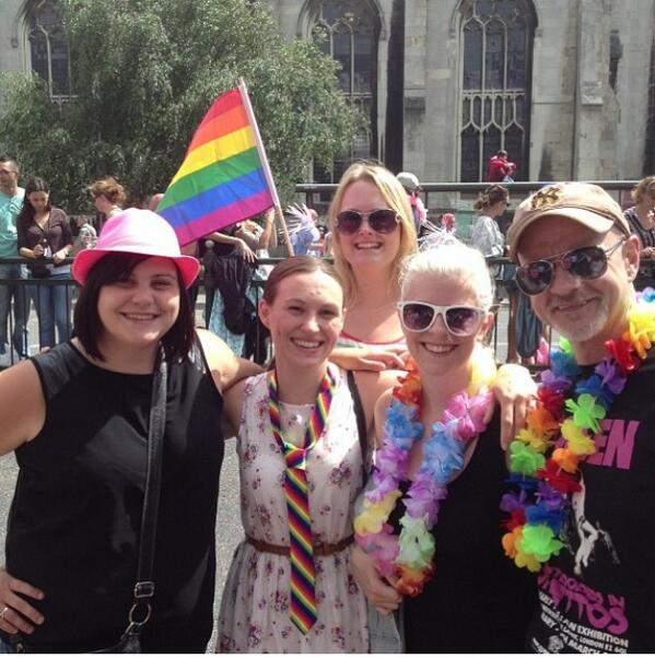 candyafp's tweet photo. #russia #winterolympics #sochi #toogayforputin http://t.co/ajcuv7nyzF