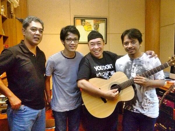 latihan buat tgl 12 feb utk acara konser amal dari gitaris utk indonesia di bentara budaya gramedia