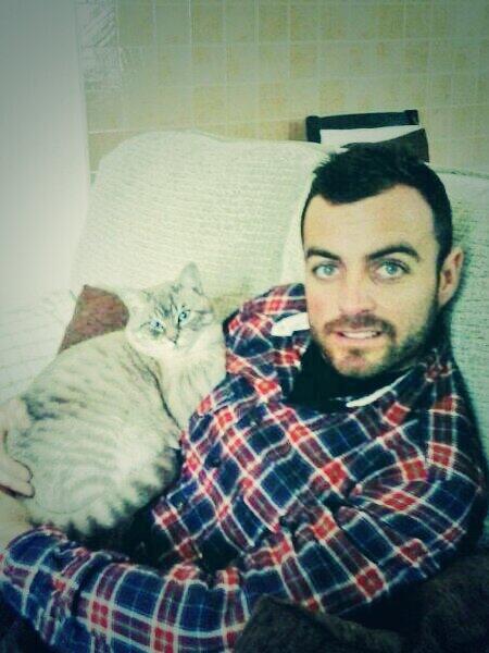 gasabelgas's tweet photo. En casa de mamá con Goku!! http://t.co/wuv4zgfHcb