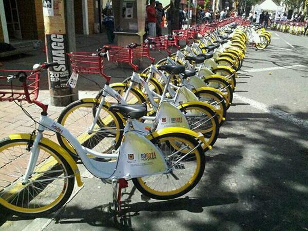 Bogota's tweet photo. Hoy se reanudó el préstamo de 50 bicicletas públicas en la Carrera Séptima, entre las calles 11 y 24 de 8 am. a 5 pm. http://t.co/JjmsCR9L9S