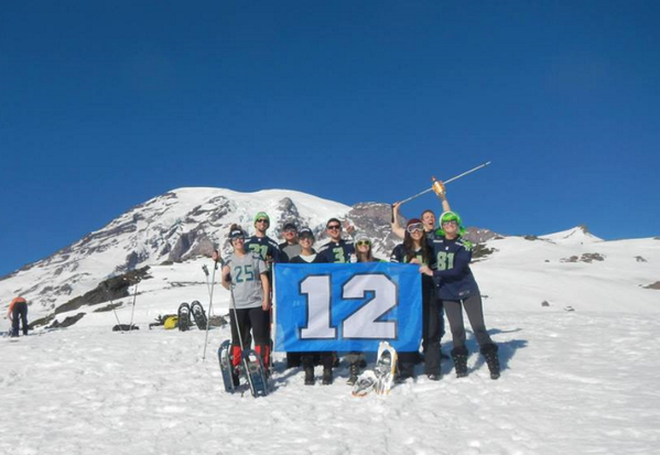 JLeaverenz's tweet photo. Shouting our love from the mountain top! 12's on top of Rainier this weekend! #GoHawks #NoTime2Sleep @Seahawks http://t.co/leiqcHwx60