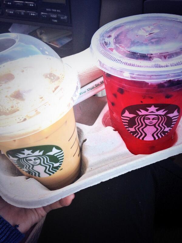 angievlsc's tweet image. #2drinks because it's Monday 😴