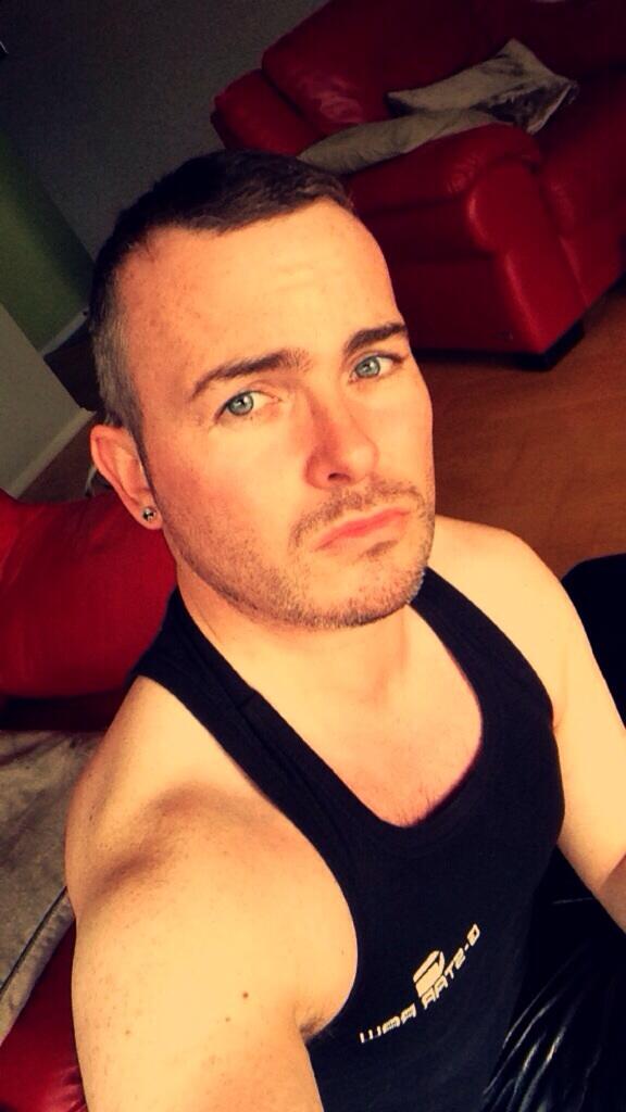 payne_ant's tweet photo. Bored, gay and single :( http://t.co/kU82AzXjNE