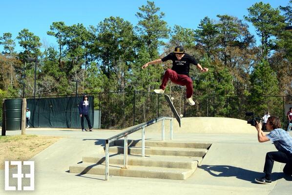 voxfootwearinc's tweet photo. @nick_bolts of @majercrew @ridechannel #backintx vid drops tomorrow! #backinus #MAJERcrew
Photo 📷 : @LFELIVEFREE http://t.co/3iCV9IwzzU