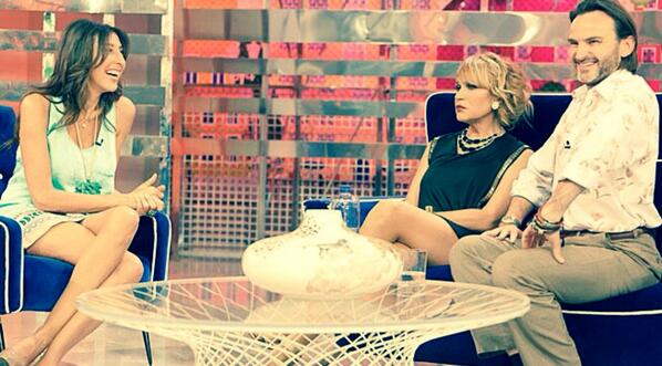 _laqueseavecina's tweet photo. ¡RT si esta noche vas a ver el nuevo capítulo de #LQSA! http://t.co/vDdbTnFVuQ
