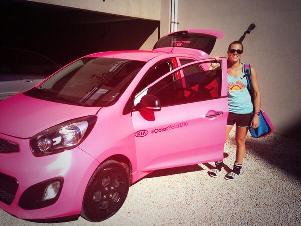 Kia_Argentina's tweet photo. RT "@carlitarebecchi: Camino a entrenar con el #kia #picanto #ColorYourLife @Kia_Argentina http://t.co/RAdgrBdang" :)