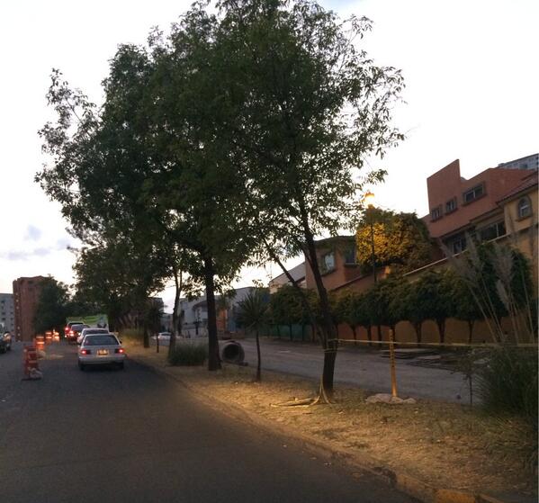 Rombito86's tweet photo. @Vecinodeteca alguien sabe que estan haciendo atras del angeles? http://t.co/ILbheZOYI5