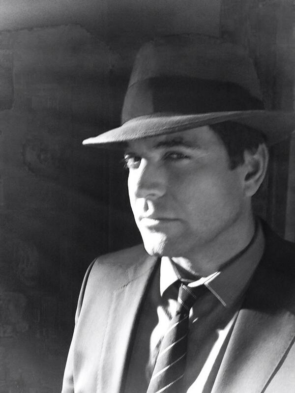 M_Weatherly's tweet photo. From the set of #ncis @michaweather does noir http://t.co/MXTL2hkkw6
