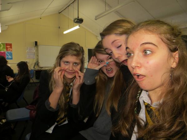 TaraOConnor12's tweet photo. A rather funny drama lesson! Love these gals! :) http://t.co/U4v8NYVCZN
