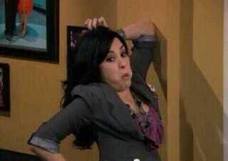 JorgeCRDB's tweet image. -Ya viene, actúa normal.