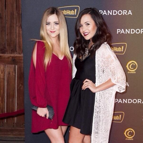 UpdatesML's tweet image. Another shot of the twins together! #PandoraAfterParty