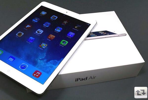 IF ALL TEAMS SCORE IN THE PREMIER LEAGUE ON TUESDAY ⚽️

1 FOLLOWER WILL WIN AN 
> iPad Air

RETWEET FOR YOUR ENTRY ✅