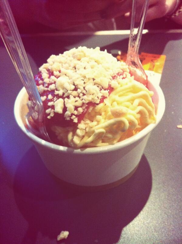 MuloJulie's tweet photo. #likehome #eating #spaghettieis #so #good @linakayser @TeriThompson1 http://t.co/AJ6SsRRlKN