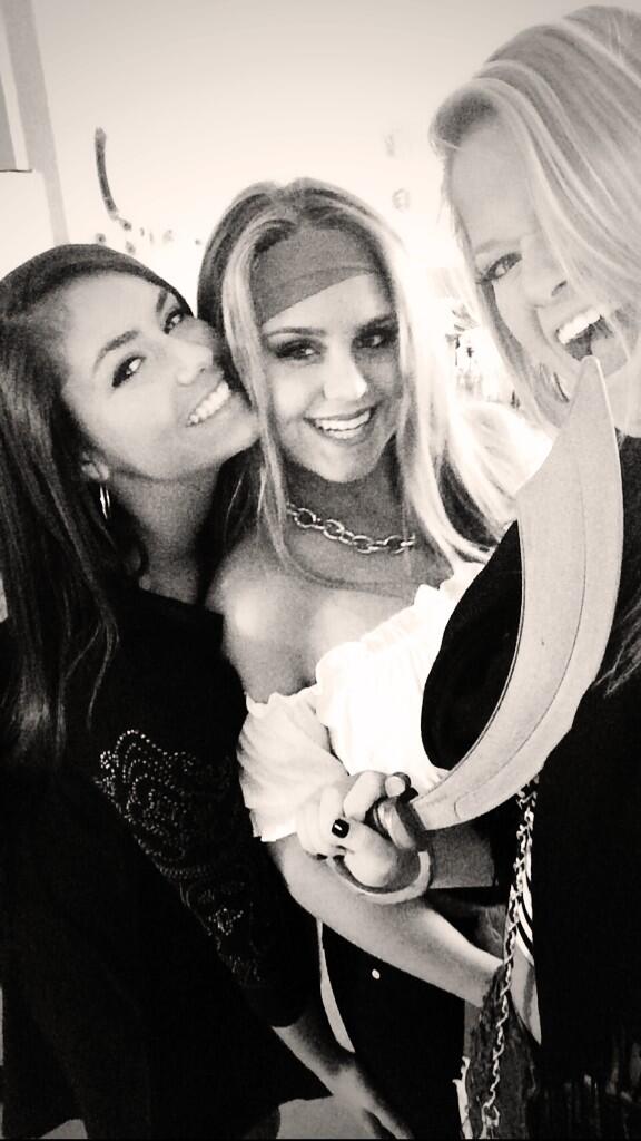 AmandaTomazin's tweet image. Surrender that BOOTAY #Gasparilla2k14 #fallouts