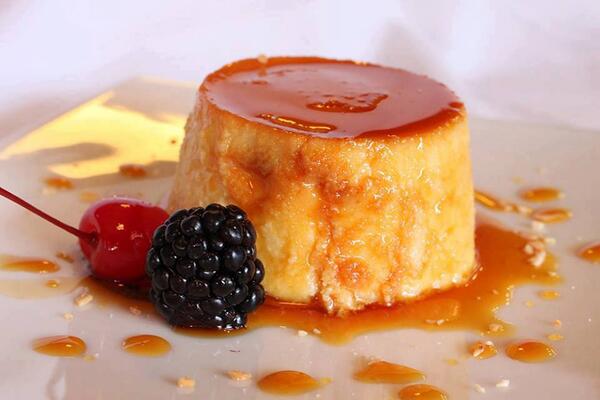 Chiringuito1's tweet photo. Acompáñanos éste lunes con un delicioso flan como postre. http://t.co/aktnCmG8IJ