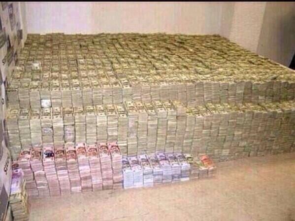 Bat_Tar's tweet photo. "@BarbieHarp: Si tuviera un dólar por cada vez q alguien pronuncia mal mi nombre http://t.co/NaXfSiWKIZ" @RonitTar @Pau_olivieri #tartawhat