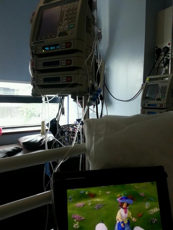 irmaextra's tweet photo. Ward 8b. Bed 6. 4th cycle. 2 times vomiting. Still happy watching teletabies. Be happy be healthy baby. http://t.co/SNjE9cPIYZ