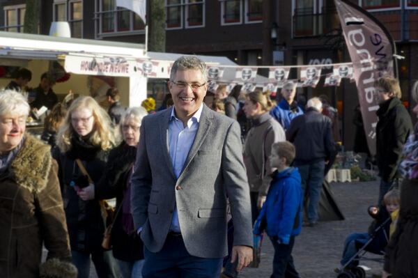 CDAWoerden's tweet photo. #CDA presenteert verkiezingsprogramma 'Samen werken aan een beter Woerden' http://t.co/lfAE8SdkMc #CDAWoerden http://t.co/hQ2zyd0QaG