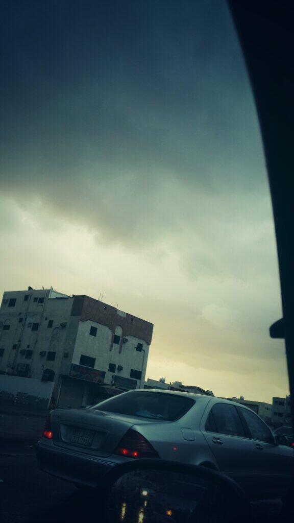 fynm33's tweet photo. اللهم  امطار خير وبركه http://t.co/sbOcgx203D