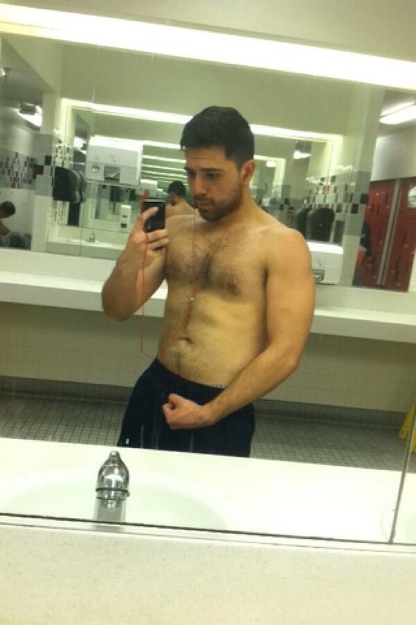 Mike_Honch0's tweet photo. Back to the shirtless hairy pics, up to 157.3 lbs now and counting #hublife http://t.co/PzlRr32EKp