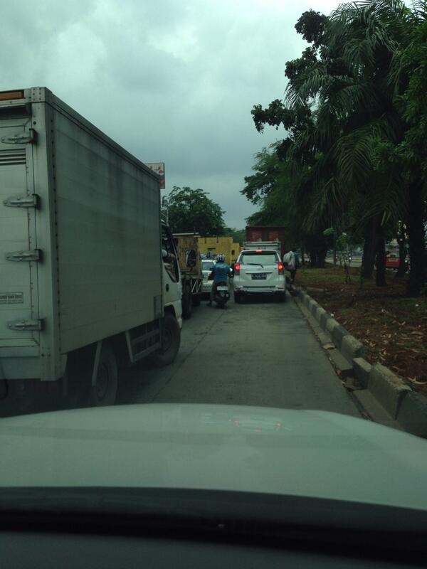 Angke arah pesing mantap macet nya