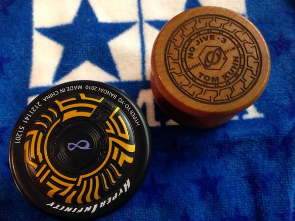 トムクーン ヨーヨー 木製