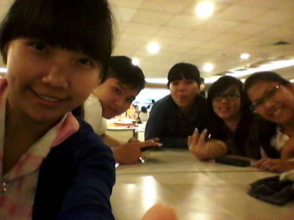 JuLianTi95's tweet photo. @siskababan @yan_sisca1 @YennyWang87 @linz_angel http://t.co/CP17yzsznx