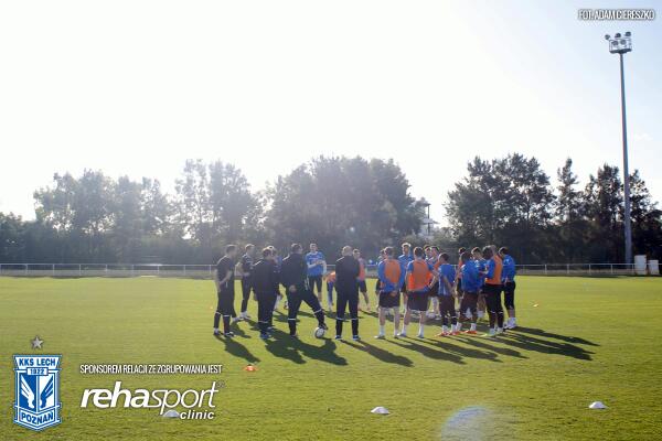 LechPoznan's tweet photo. #Rota2014 ZIELOONOOO #LechPoznan trenujemy! http://t.co/7ptvEdozY6