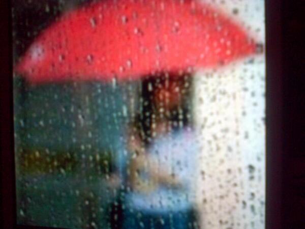 anisphineee's tweet photo. ودي امشي على المطر http://t.co/QAP1pwG4qM
